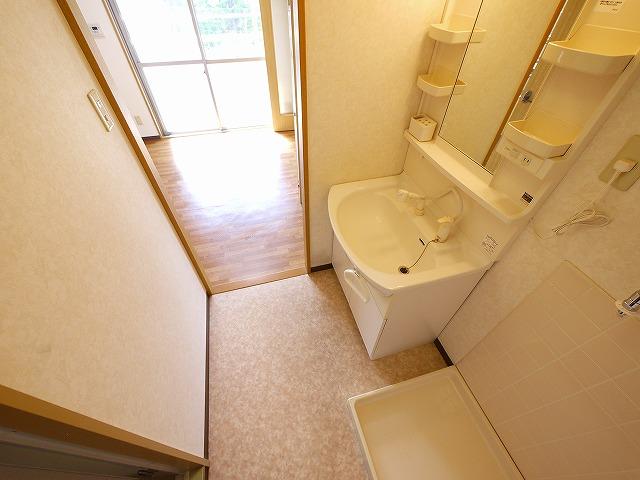 洗面設備　使いやすい洗面所です