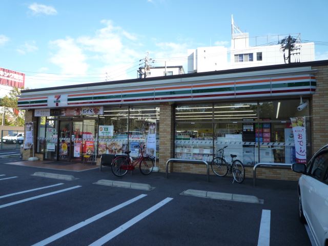 コンビニ　セブンイレブン（コンビニ）まで10m