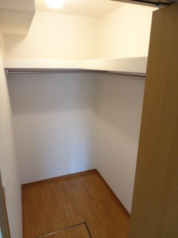 収納　☆なんでも入るウォークインクローゼットです☆