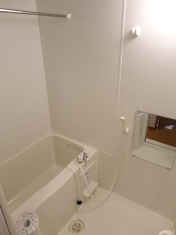 バス・シャワールーム　☆浴室乾燥機付のバスルームです☆