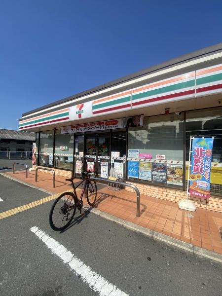コンビニ　セブンイレブン寝屋川仁和寺町店（コンビニ）まで371m