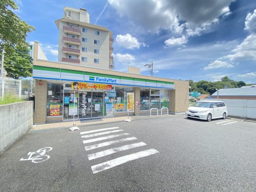 コンビニ　ファミリーマート千種猫洞通店（コンビニ）まで623m