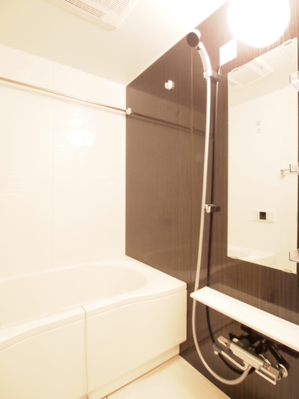 バス・シャワールーム　差し湯・浴室乾燥機付バスルーム
