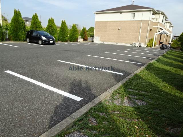 駐車場　駐車場