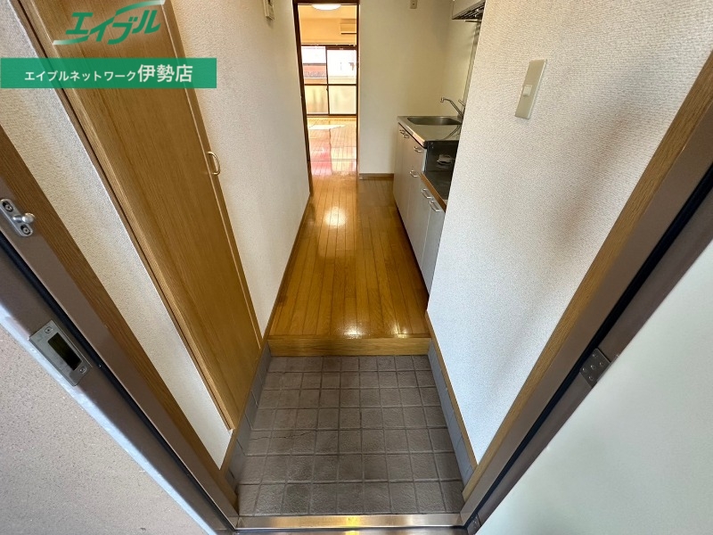 玄関　同物件別室写真