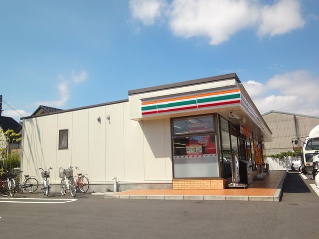 コンビニ　セブンイレブン（コンビニ）まで430m