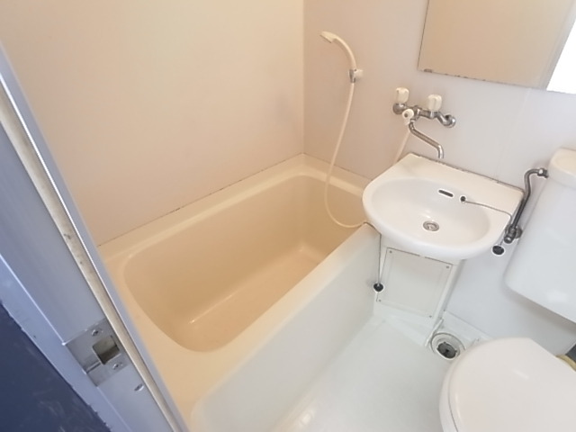 バス・シャワールーム　バスルーム