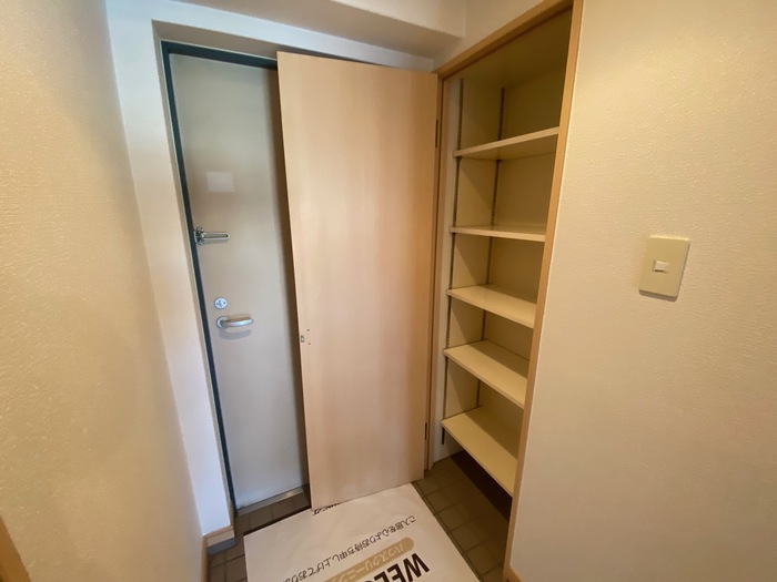 玄関　４０６ 玄関
