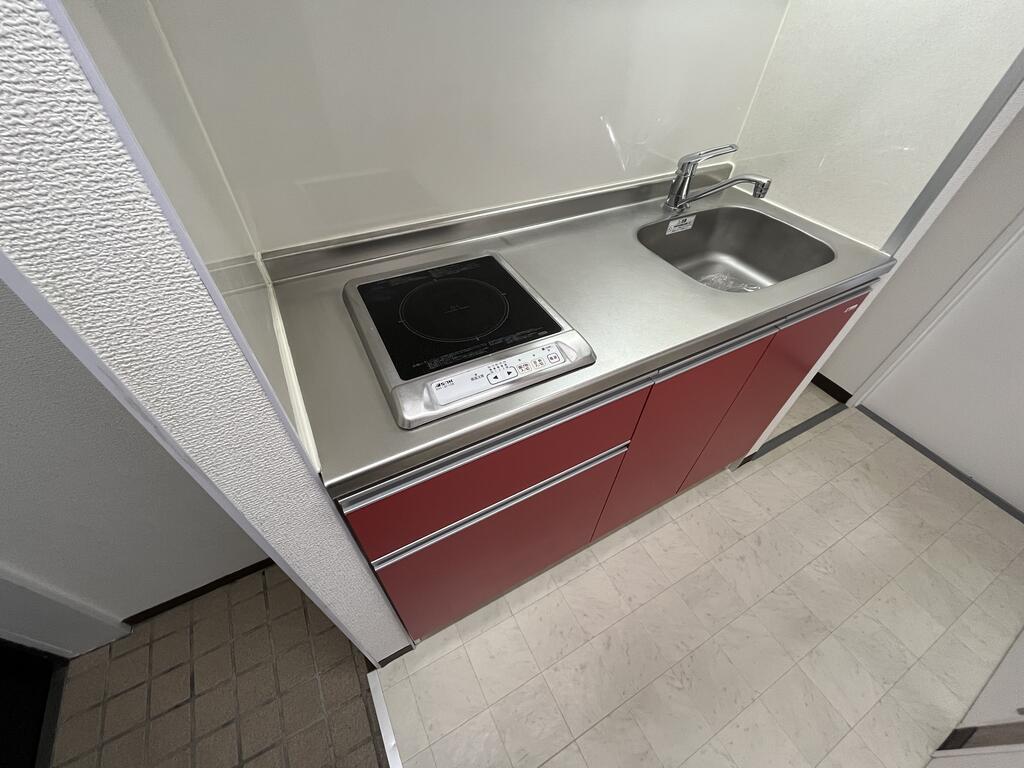 キッチン　※キッチンは白色になります。