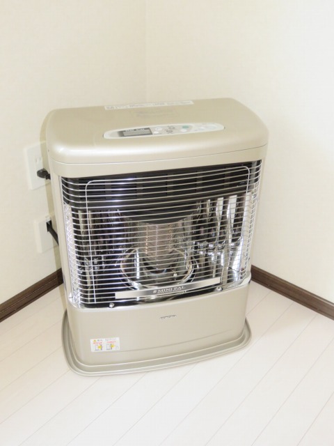 その他設備　灯油ストーブで経済的☆