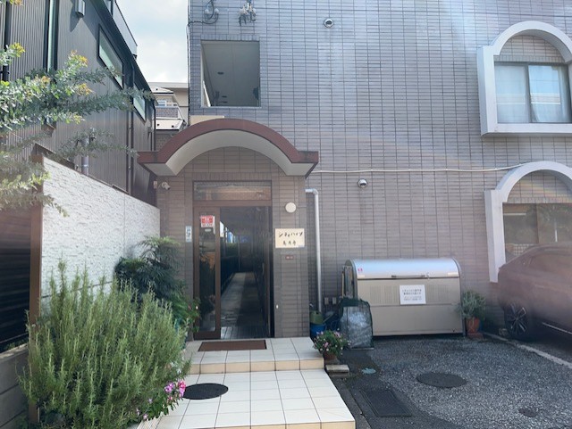 エントランス　毎日通るエントランスはこのようになっています