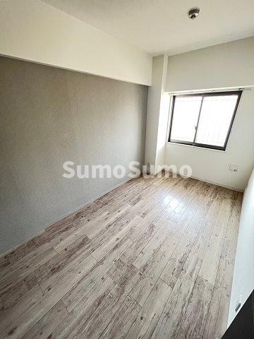 その他部屋・スペース　開放的な寝室です