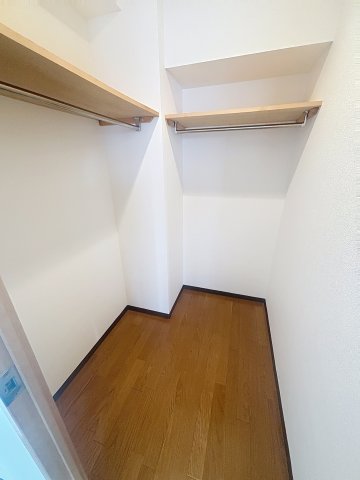 収納　広々ウォークインクローゼット