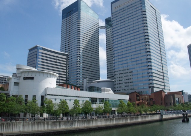 ショッピングセンター　晴海トリトン（ショッピングセンター）まで955m