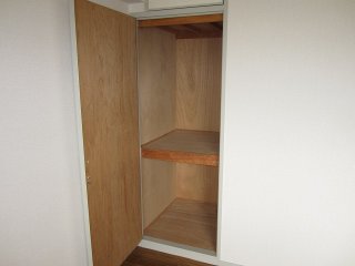 収納　ファミール八代