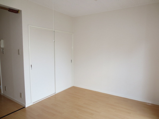 居室・リビング　室内