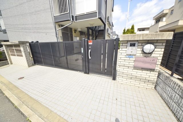 エントランス　★お部屋探しはタウンハウジング稲田堤店まで★