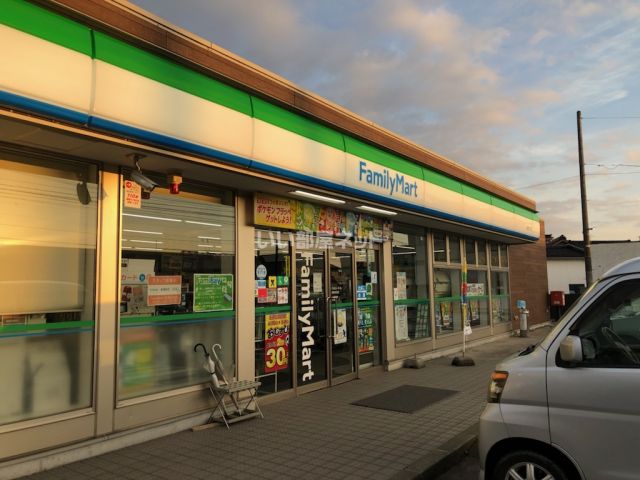 コンビニ　ファミリーマート　魚津住吉店（コンビニ）まで846m