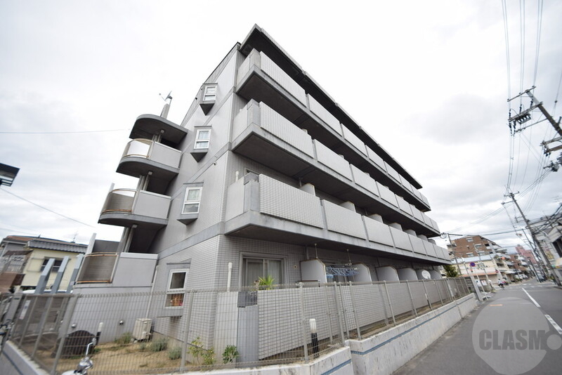 建物外観　目の前の道も広く、環境面も良い物件です