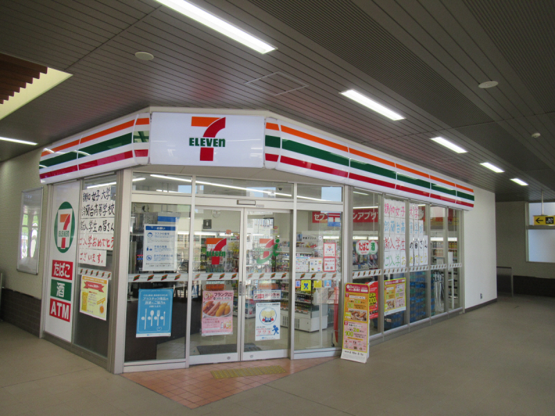 コンビニ　セブンイレブン（コンビニ）まで100m