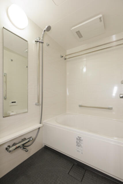 バス・シャワールーム　※写真は同タイプ住戸です。
