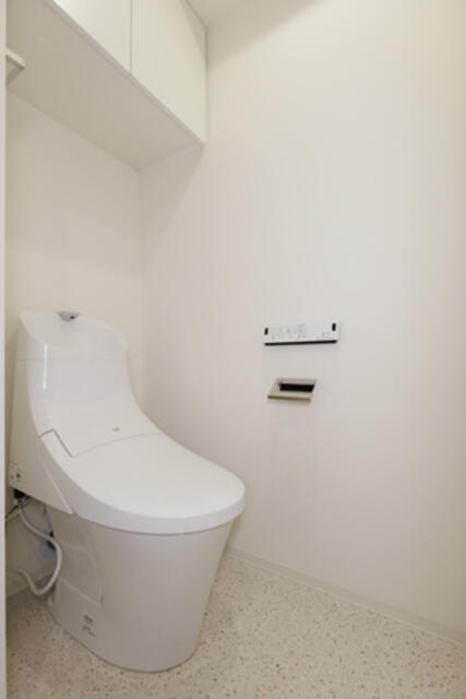 トイレ　※写真は同タイプ住戸です。