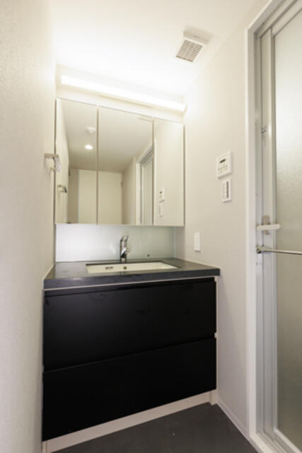 洗面設備　※写真は同タイプ住戸です。