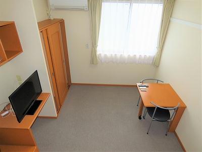 居室・リビング　ベッド上からのアングルです