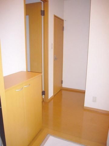 玄関　※別号室参考写真です