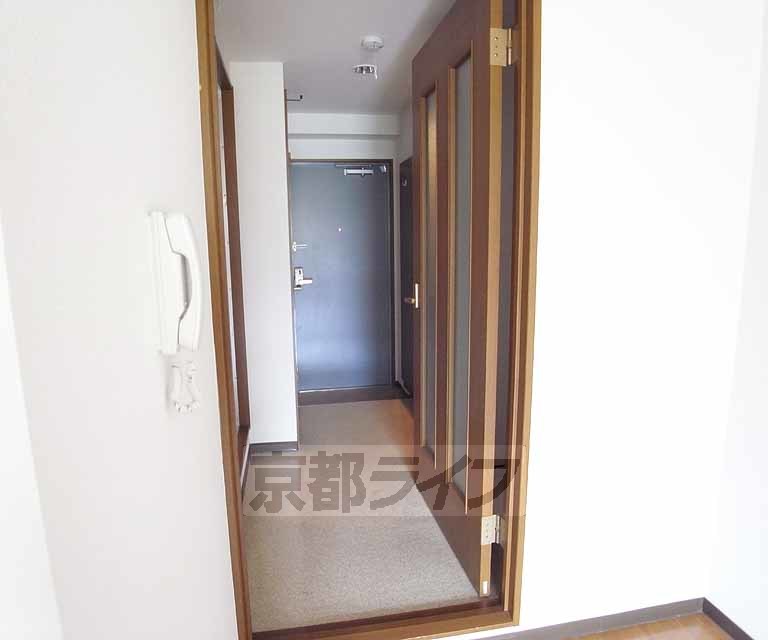 その他部屋・スペース　居室から見た廊下です！