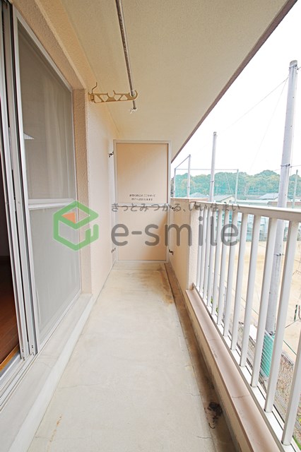 バルコニー　開放的で明るい空間を演出してくれるバルコニーです