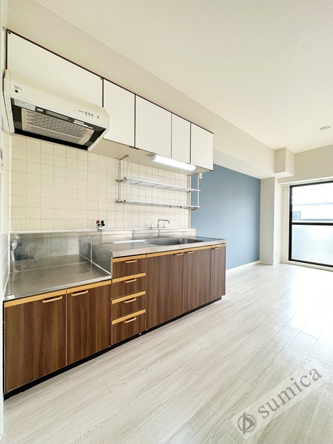 キッチン　広々キッチンお一人でもお二人でもゆったり使えますね。