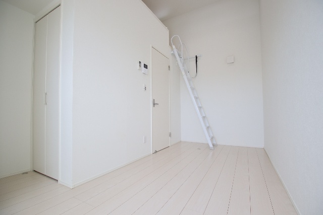 居室・リビング　※別室の参考写真の為、現況優先です。