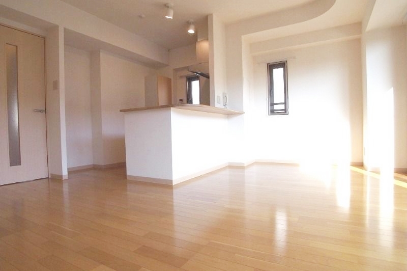 居室・リビング　【人気のキッチンカウンタータイプ♪】おすすめ物件！