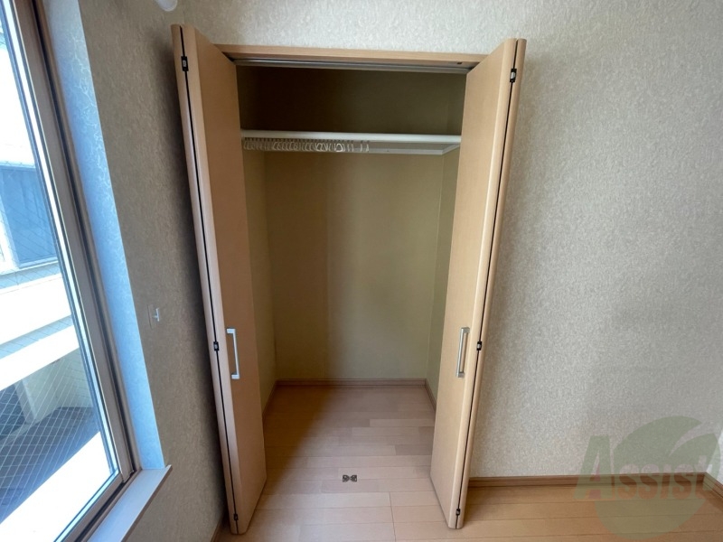 収納　寝室の収納です。部屋がすっきり片付きます。