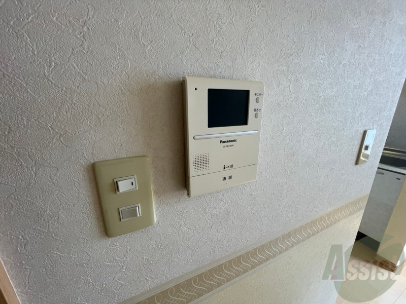 セキュリティ　ＴＶモニター付インターホンです。来客者の顔が見えるので安心！