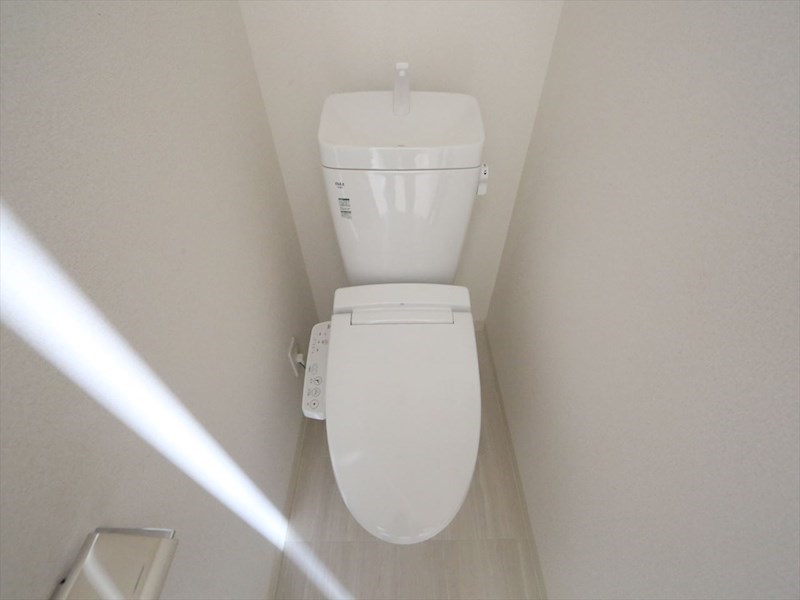 トイレ　温水洗浄暖房便座付トイレ