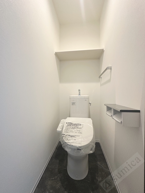 トイレ　温水洗浄便座付き♪♪