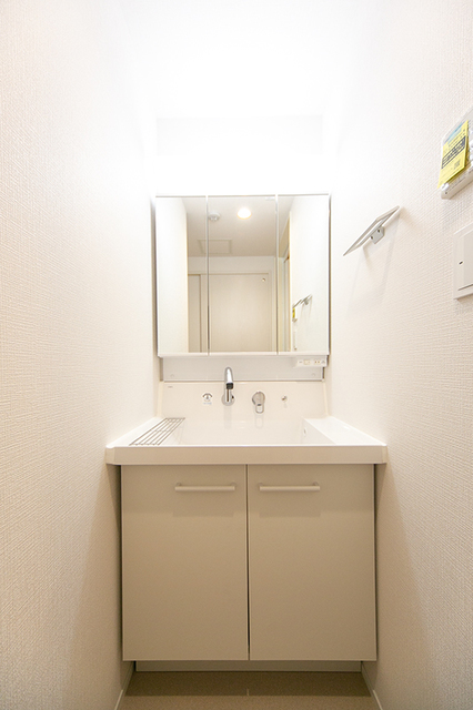 洗面設備　※写真は同タイプ住戸です。