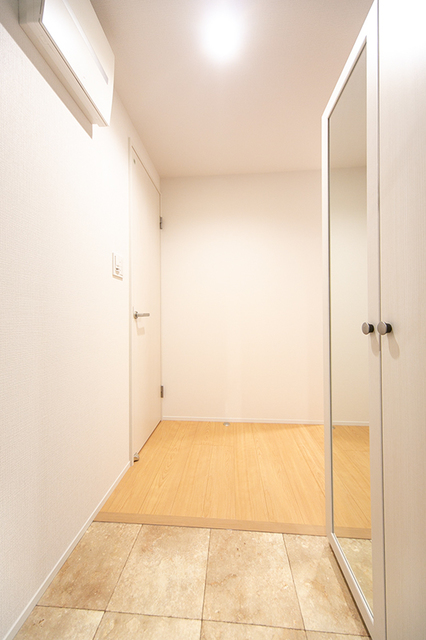 玄関　※写真は同タイプ住戸です。