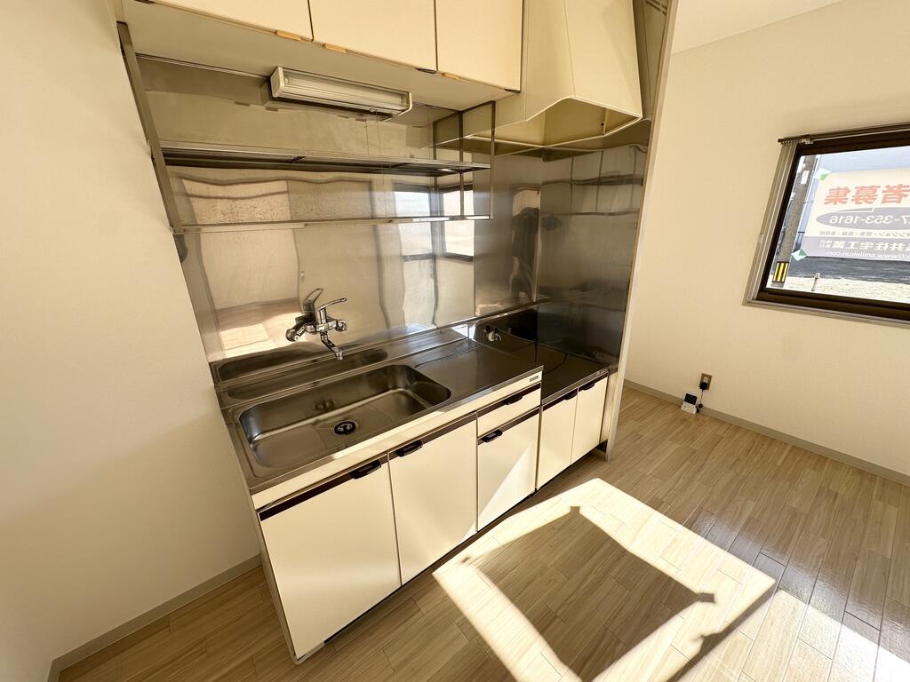 キッチン　※別部屋の写真です。