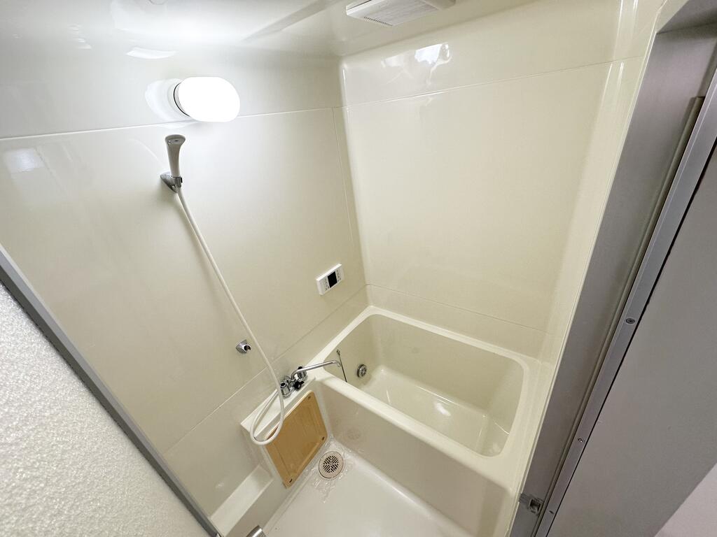 バス・シャワールーム　※別部屋の写真です。