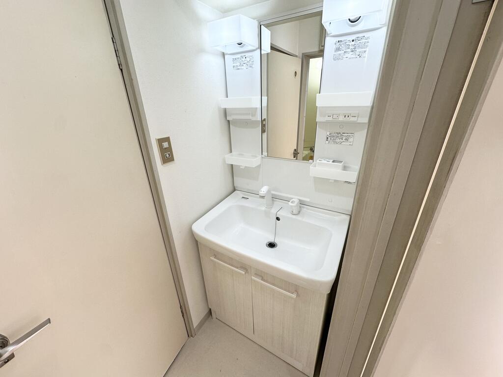 洗面設備　※別部屋の写真です。