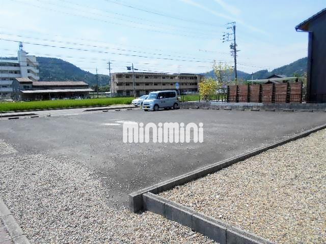 駐車場　敷地内の駐車場です