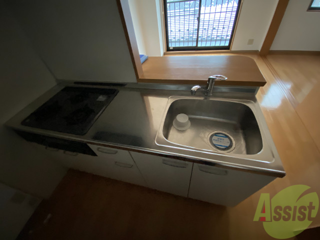 キッチン　キッチンは一人暮らしにはいい感じの広さです。