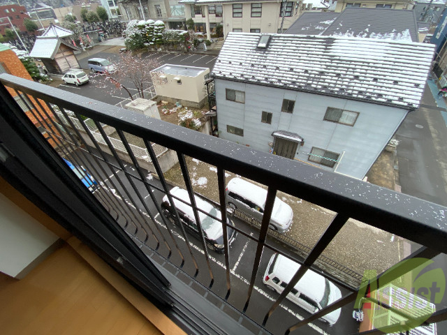 バルコニー　バルコニーはないですが洗濯物は干せますよ。