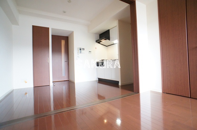 その他設備　天気の悪い日も安心の浴室乾燥機付きです♪