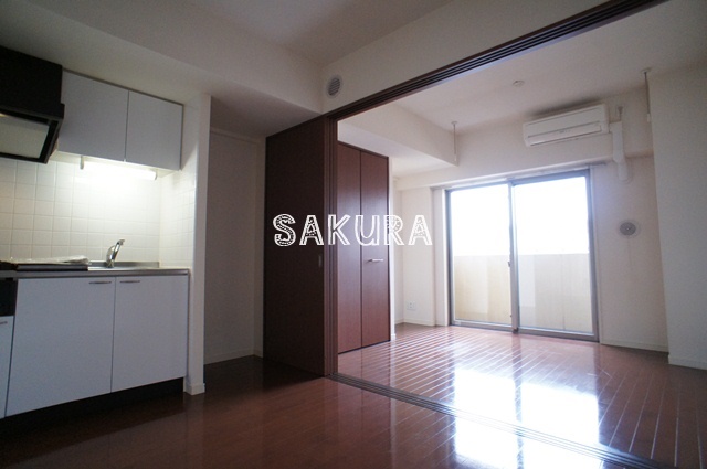 居室・リビング　使いやすい形の為、レイアウトを楽しめます♪