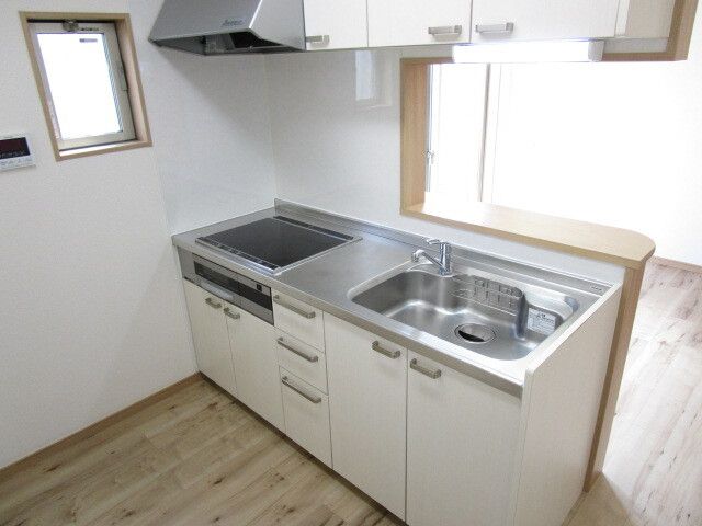 キッチン　コンパクトなキッチンで掃除もラクラク