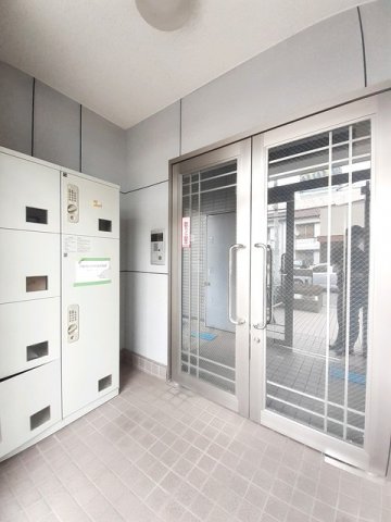 エントランス　清潔なエントランスです